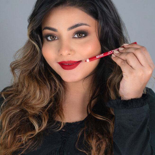 Matte Lip Liner Smacker with Smudge Proof Formula -1.20 G