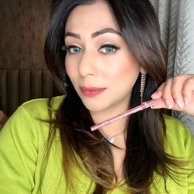 Matte Lip Liner Smacker with Smudge Proof Formula -1.20 G